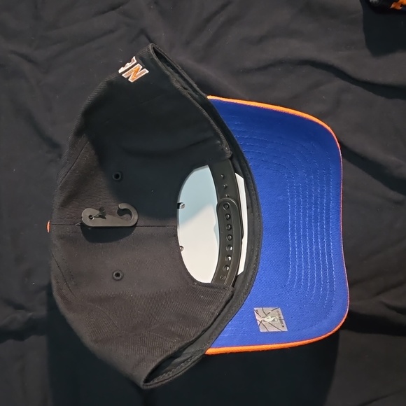 NWT New York Knicks T-Shirt,Cap and Basketball Shorts Set - Mens - Picture 4 of 6